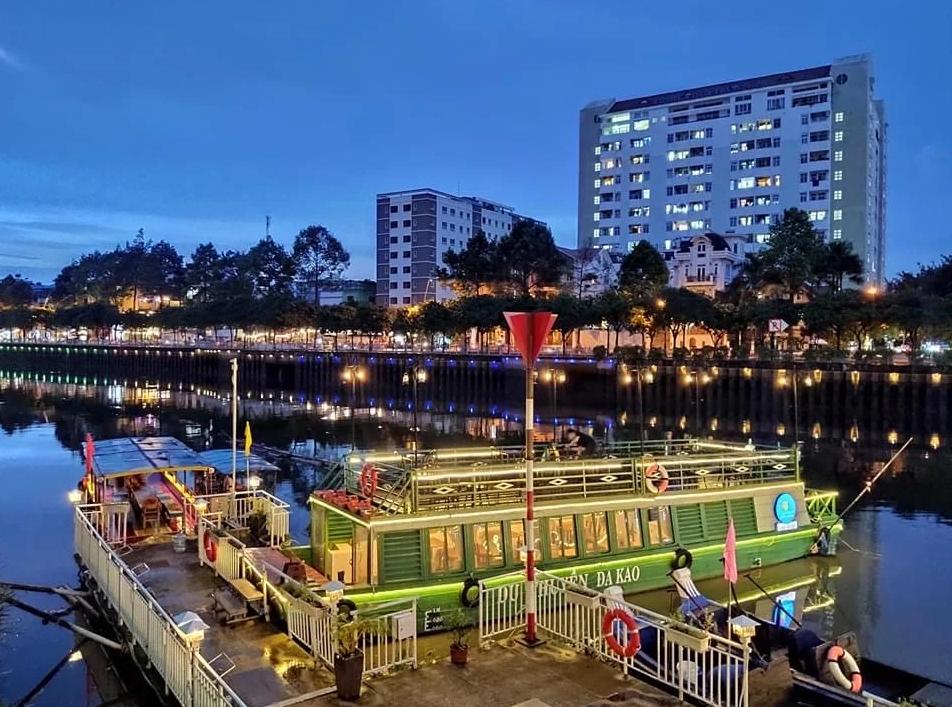 Cà Phê Du Thuyền Sài Gòn