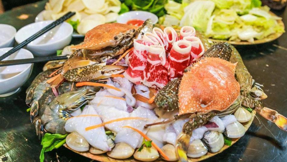 Dũng Năm Căn 4 nổi tiếng với các món cua chất lượng