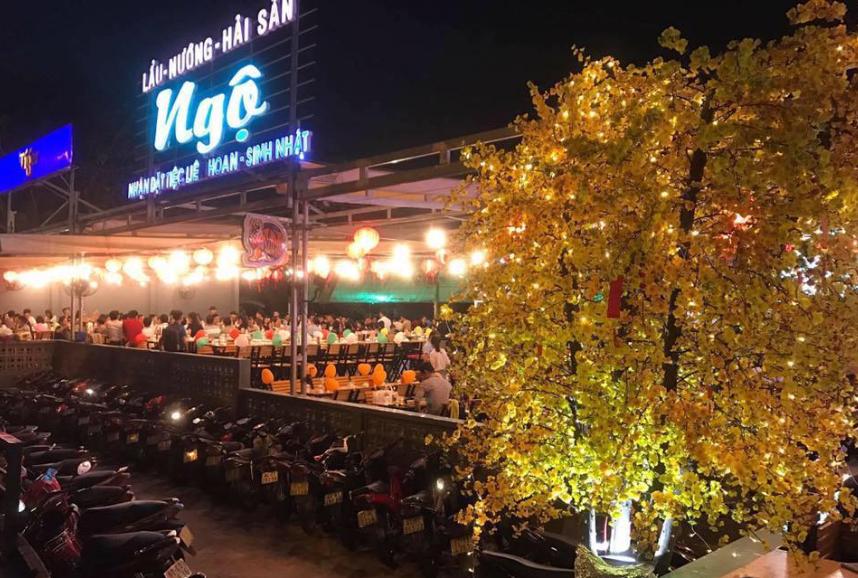 Lẩu nướng hải sản Ngộ