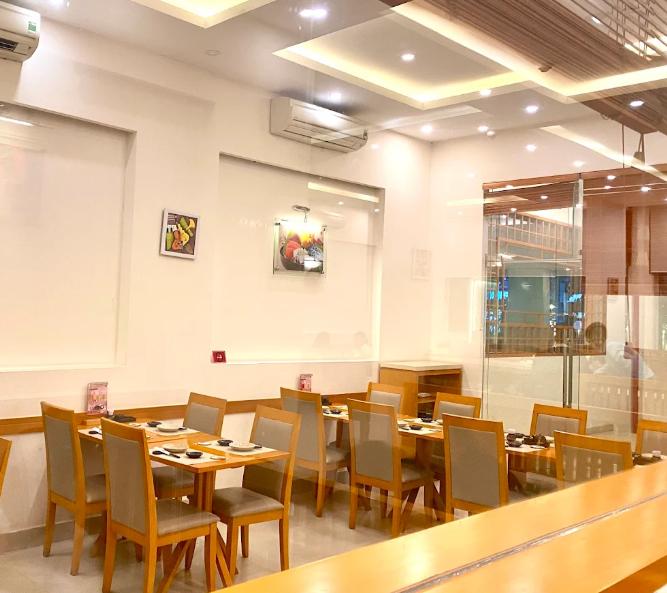 Tokyo Deli có không gian sang trọng, rộng rãi