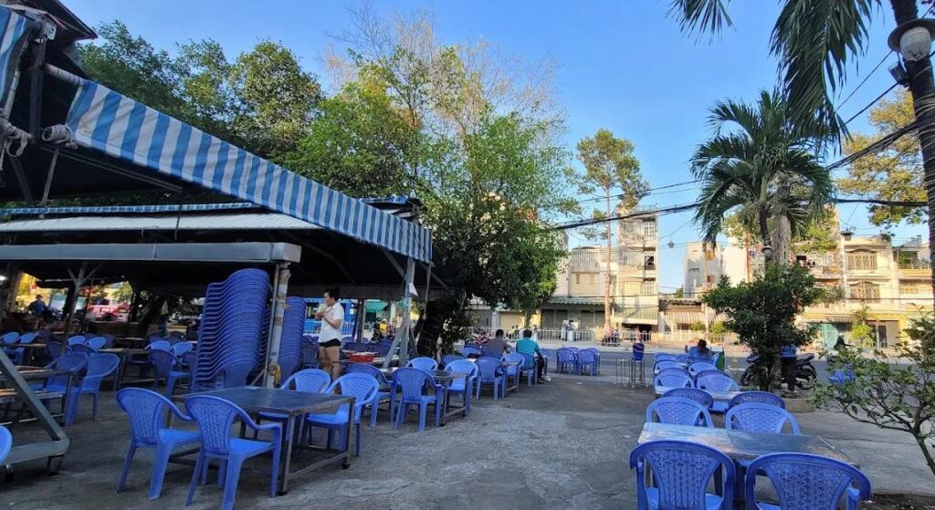 Xíu Cua Quán - Quán nhậu khu Tên Lửa giá cả bình dân