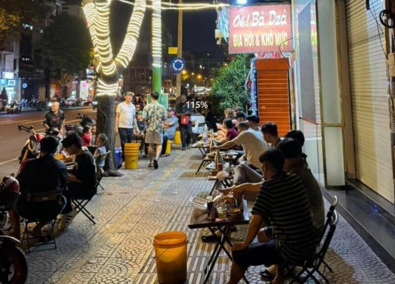 Quán nhậu lai rai ngoài trời Ok Bà Dzà