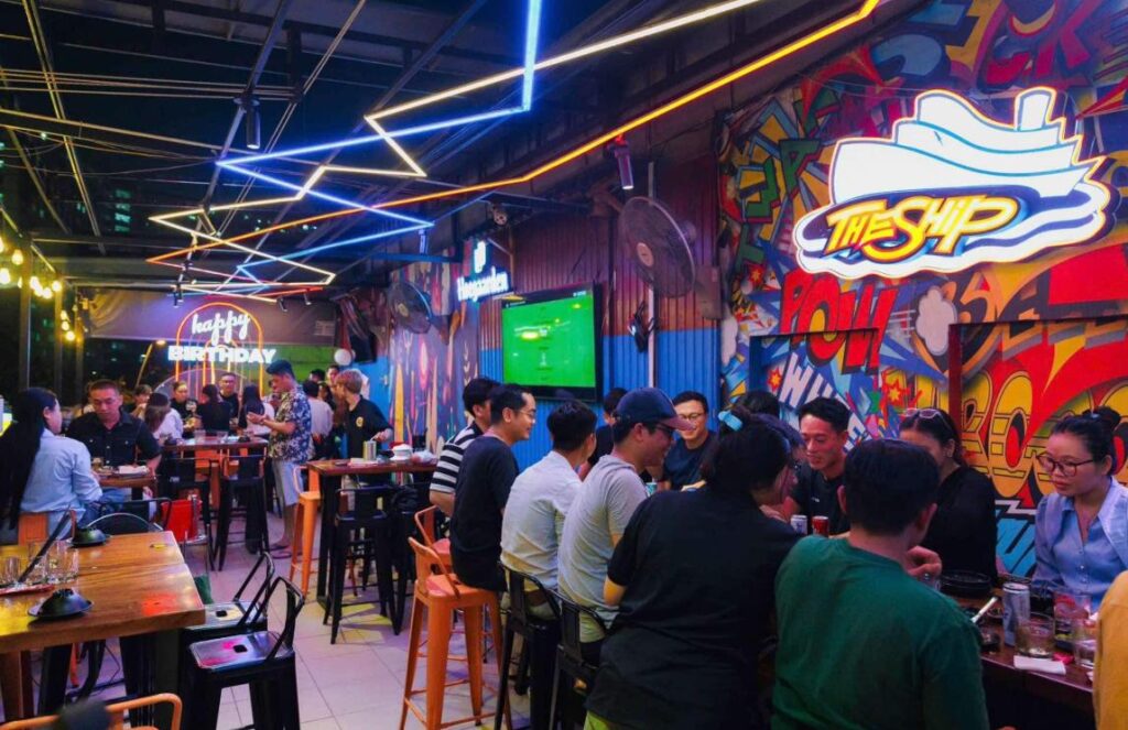 Xiên khè quán có tầng thượng cực thoáng mát