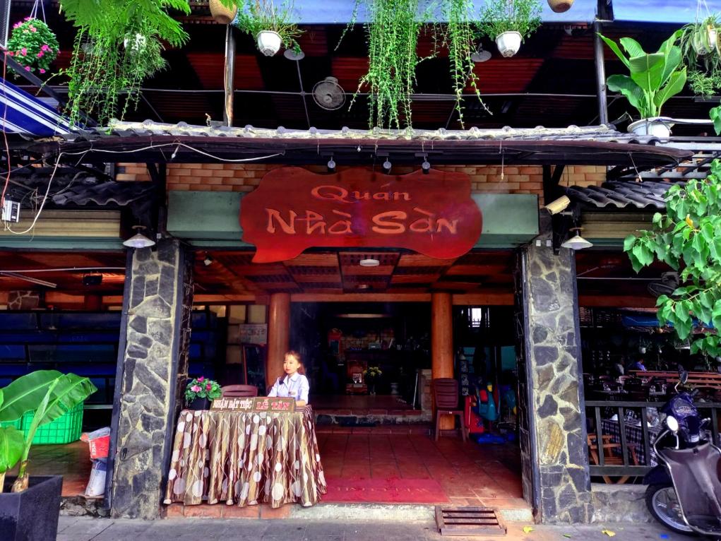 Quán Nhà Sàn