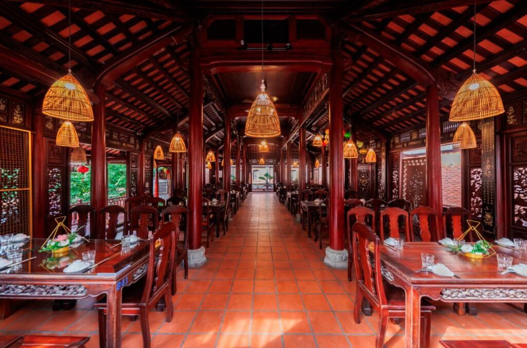 Nhà hàng Thạch Hãn có không gian thân thuộc, thoáng mát