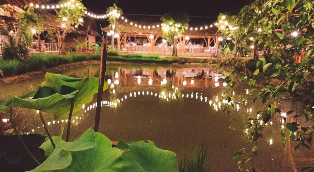 Quán Bia Tuyết Bờ Sông