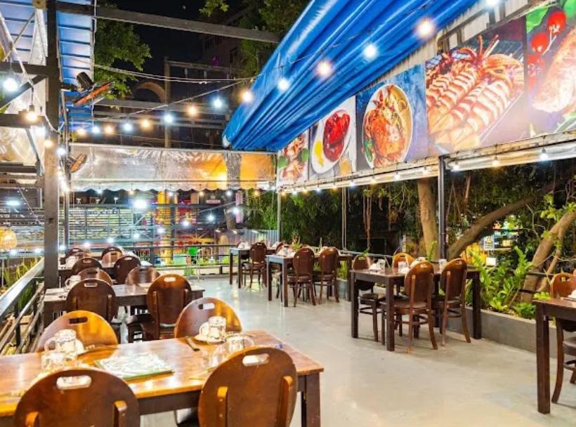 Nhà hàng Gia Đình Quán