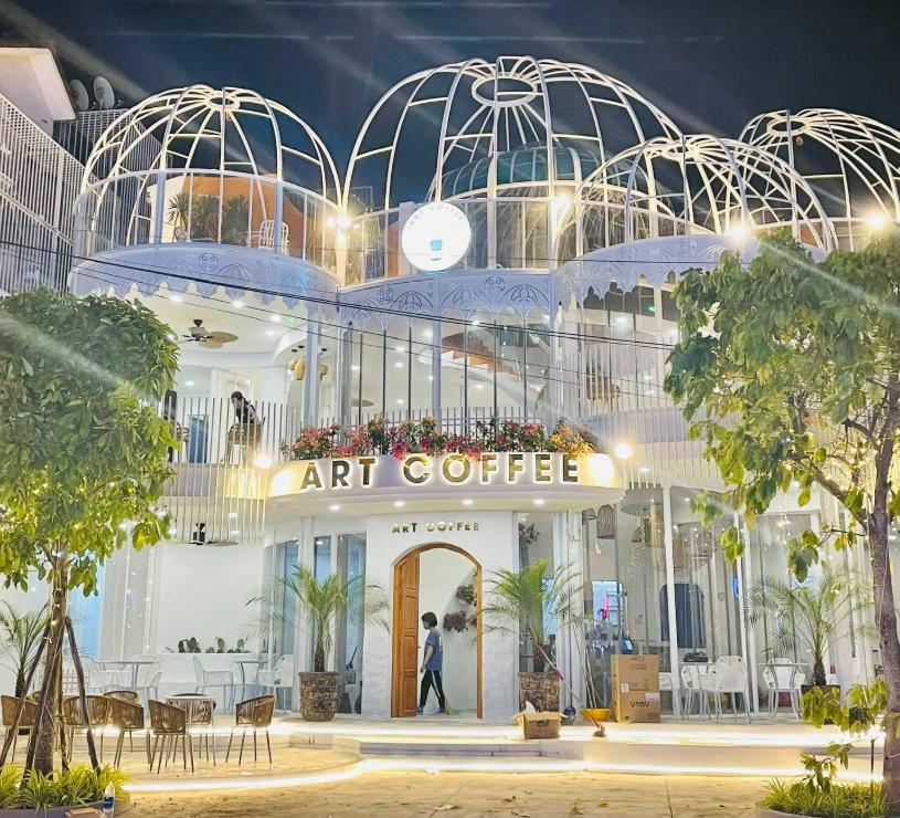 Art Coffee có phong cách thiết kế hình lồng chim độc đáo