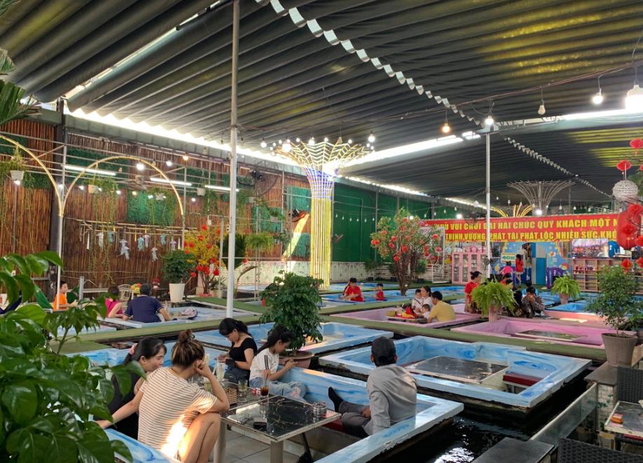 Cà phê Đại Hải cá Koi