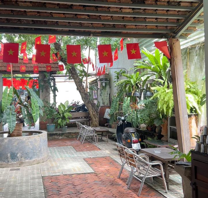 Tiệm Thương - Quán cafe ngập tràn không gian xanh mát