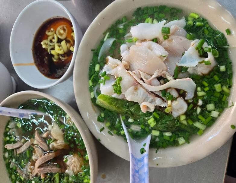 Mì cá gia truyền