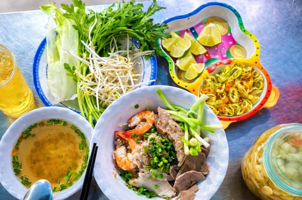 Hủ tiếu sườn sụn Liên