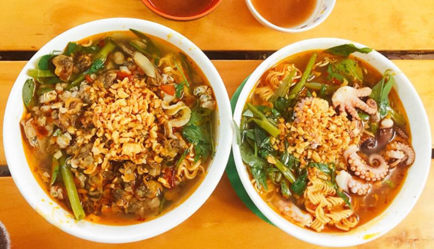 Mì ốc hến Dì Lan