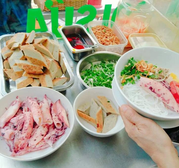 Bún chả cá Cô Sương