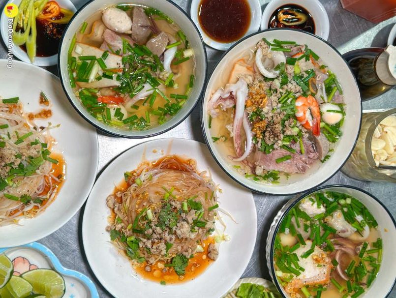 Hủ Tiếu Sa Đéc - Quán Cô Hoàng
