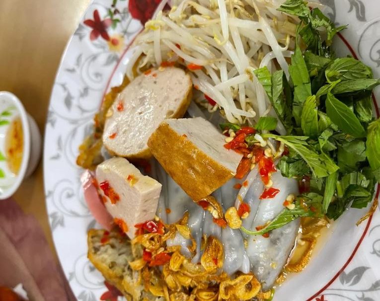 Bánh cuốn nóng 677