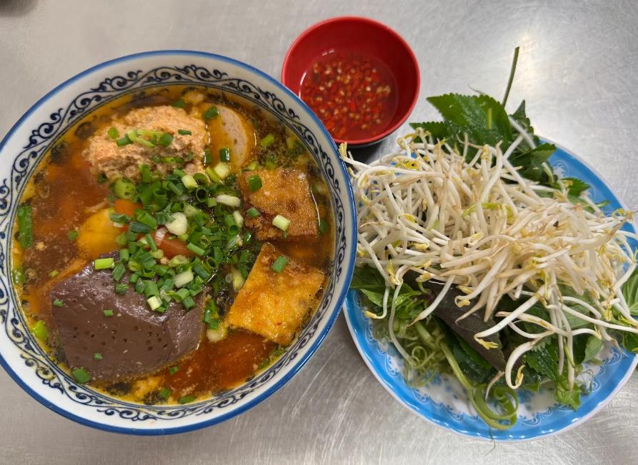 Bún riêu Yến