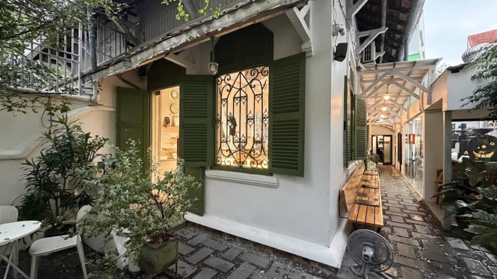 The Hummingbird Cafe & Roastery