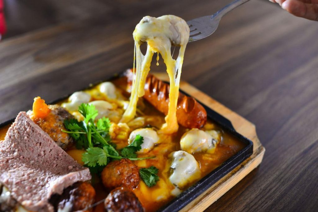 Bánh mì chảo tại Bếp Nhà 56 cực hấp dẫn
