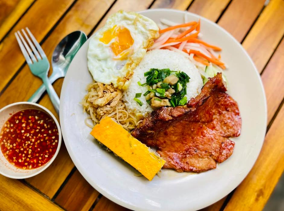 Cơm tấm Xí Muội - Quán ăn sáng Quận Tân Bình ngon nổi tiếng