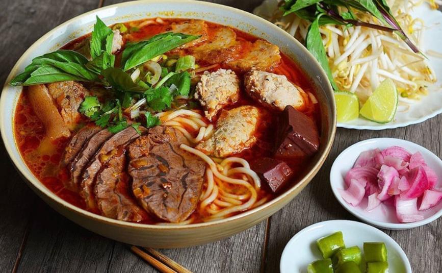 Bún bò Phong Béo