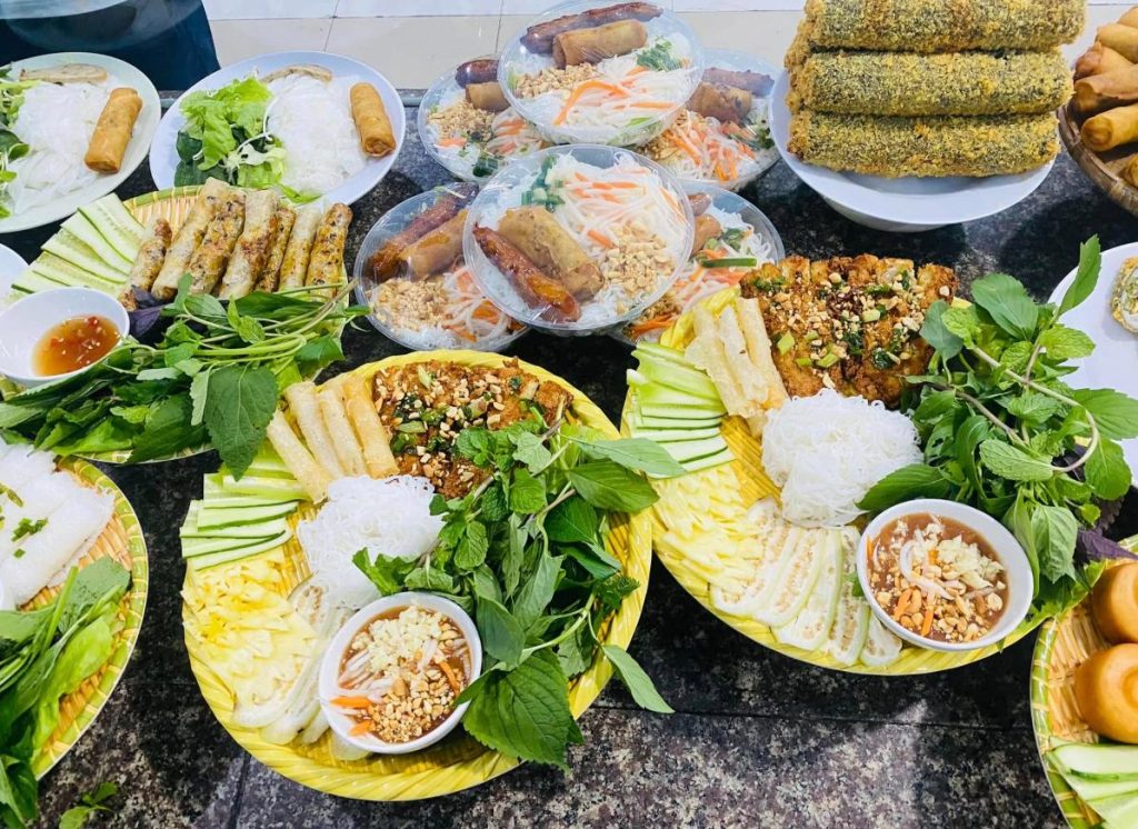 Cơm chay Thiện Minh đa dạng món ăn sáng
