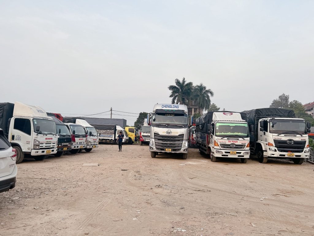 Đội ngũ nhân sự và phương tiện của Vận tải Hữu Nguyên