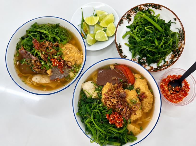 Bún riêu Mộc là một trong những quán ăn sáng Bình Dương ngon, chất lượng