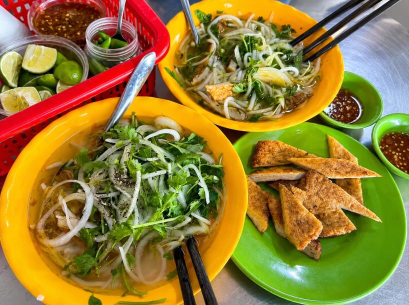 Bún canh chả cá Bình Chuẩn