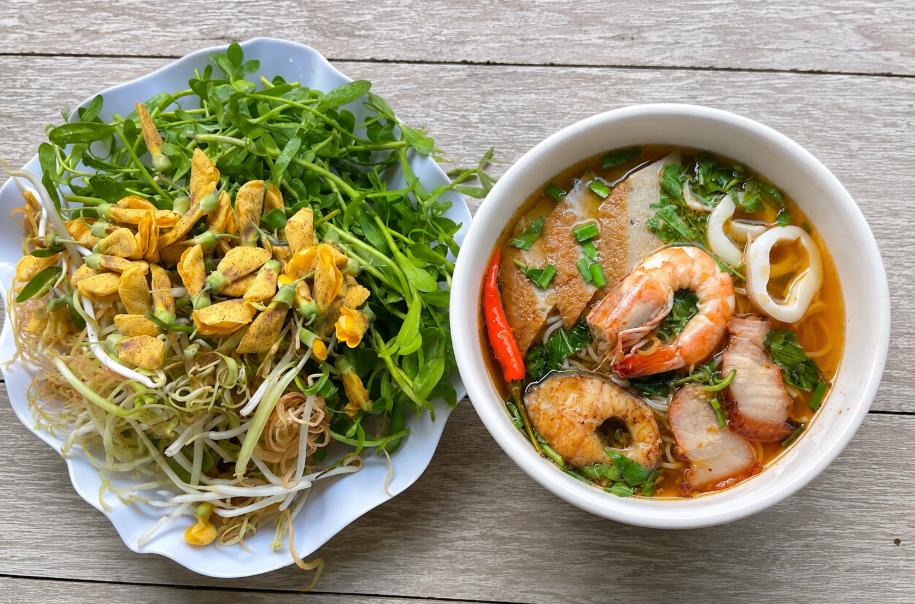 Bún mắm Hai Chị Em