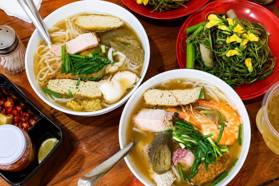 Bún mắm Cô Sáu