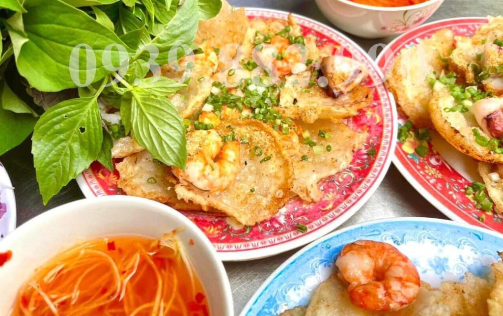 Bánh khọt Cô Tư - Quán ăn sáng Long Hải đông khách