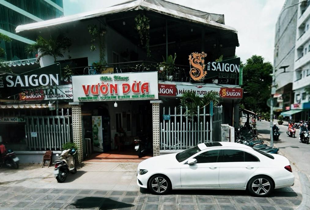 Nhà hàng Vườn Dừa