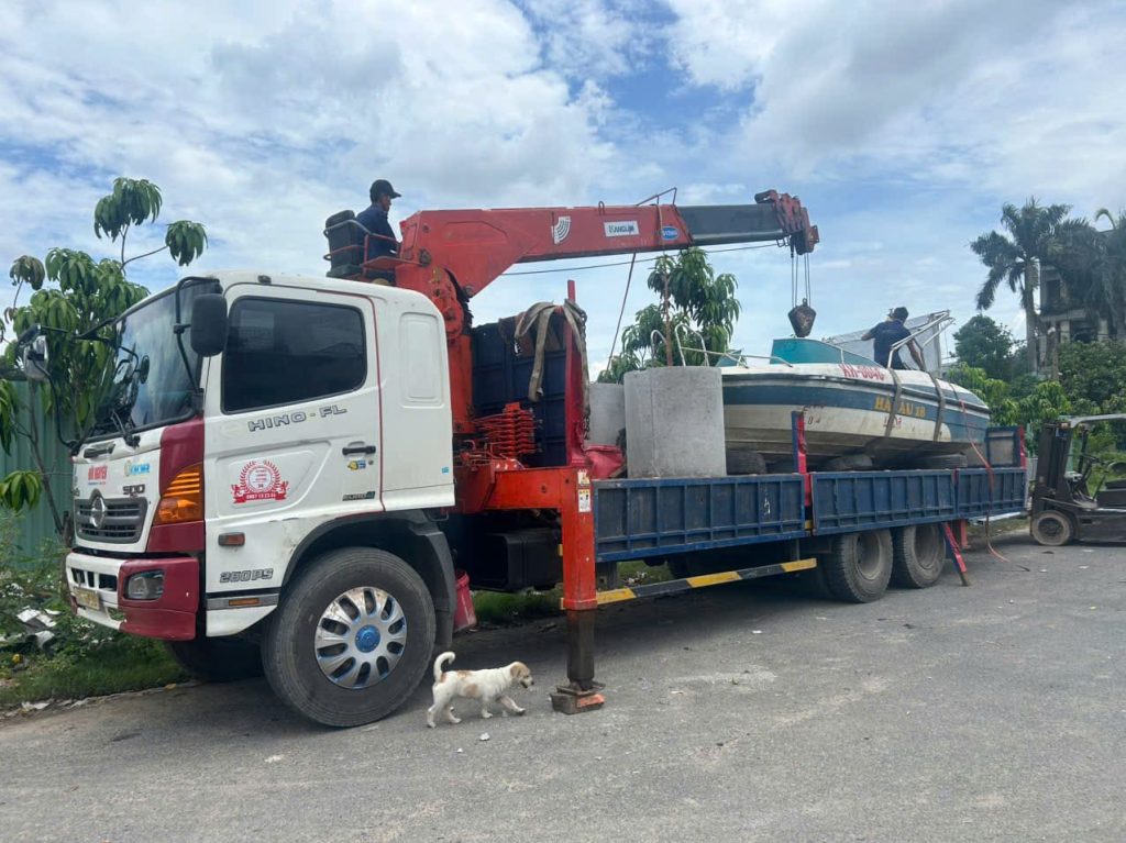Vận tải Hữu Nguyên cho thuê xe cẩu tại TPHCM