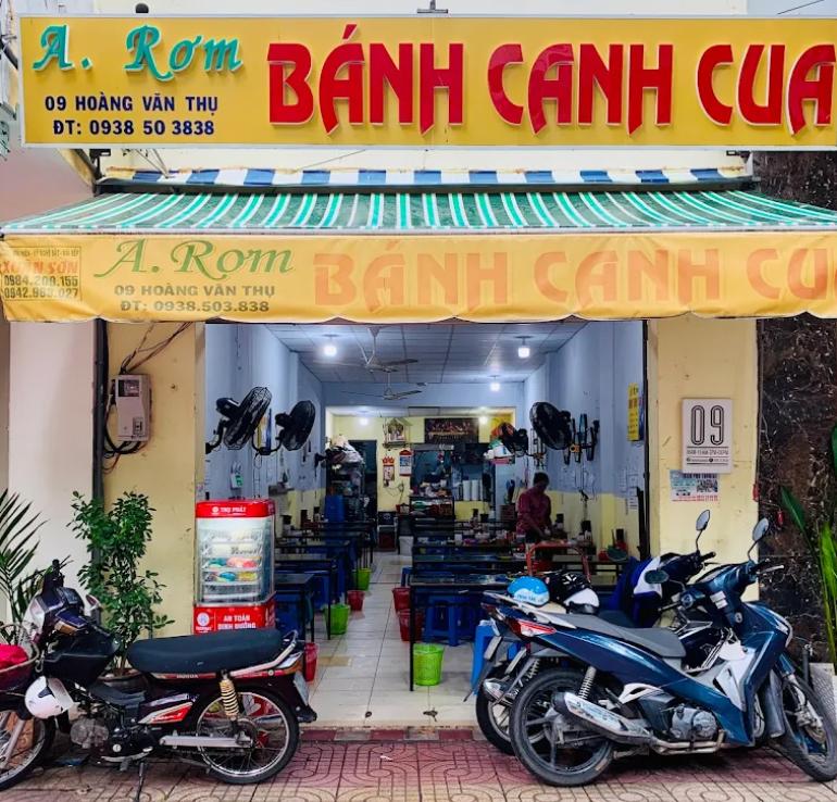 Bánh canh cua A.Rơm có không gian sạch sẽ, thoáng mát