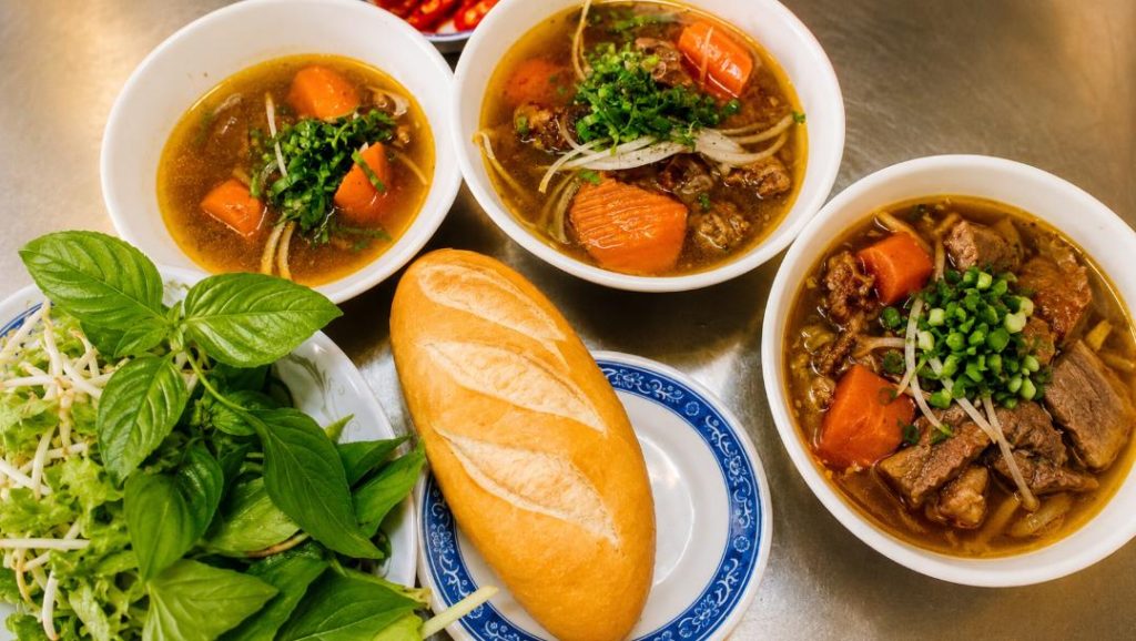 Bò kho Cô Út