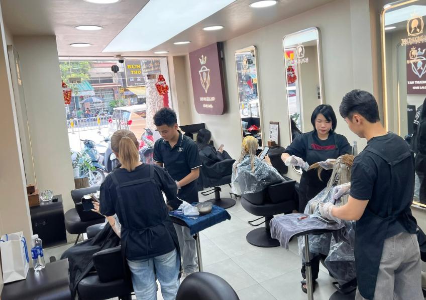 Tân Thượng Hải Hair Salon