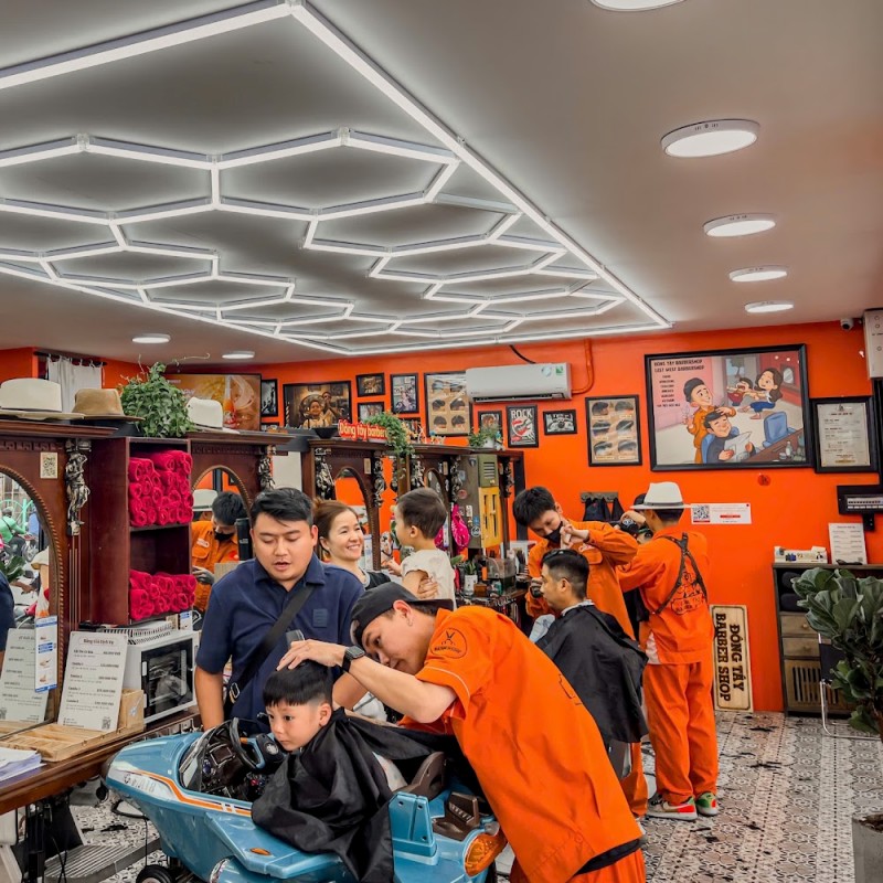 Đông Tây Barbershop - 574 Sư Vạn Hạnh