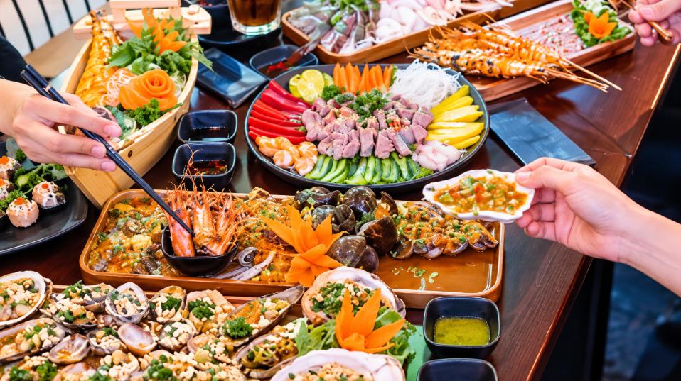Quán Bá Cháy là quán nhậu Kênh Tấn Hóa có mồi "bá cháy" đúng với tên gọi của quán