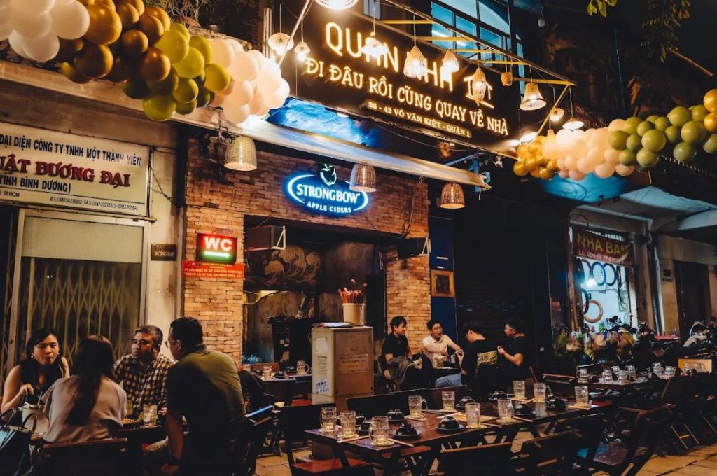 Quán Nhà - Quán nhậu Võ Văn Kiệt đậm chất ẩm thực Việt
