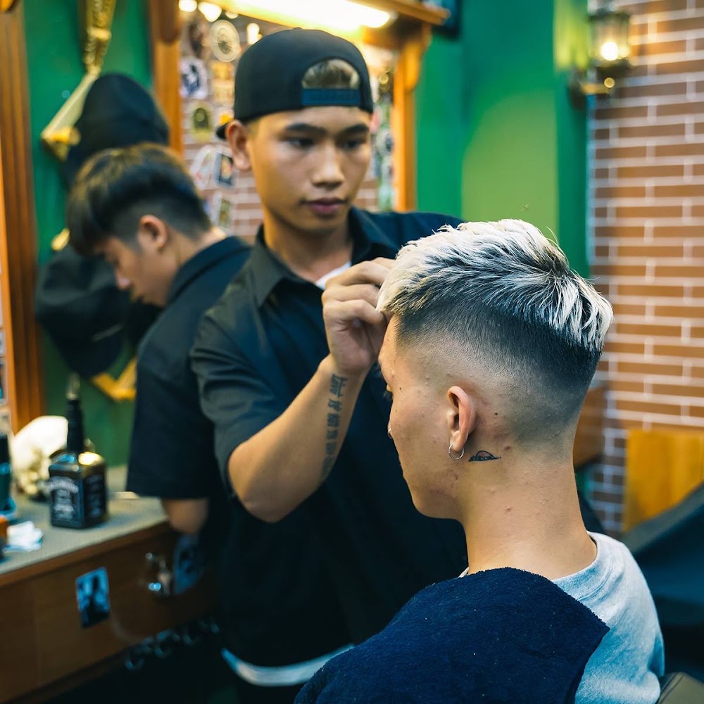 Ảnh sưu tầm: Bardy BarberShop - Cắt Tóc Nam 494 Nguyễn Văn Quá