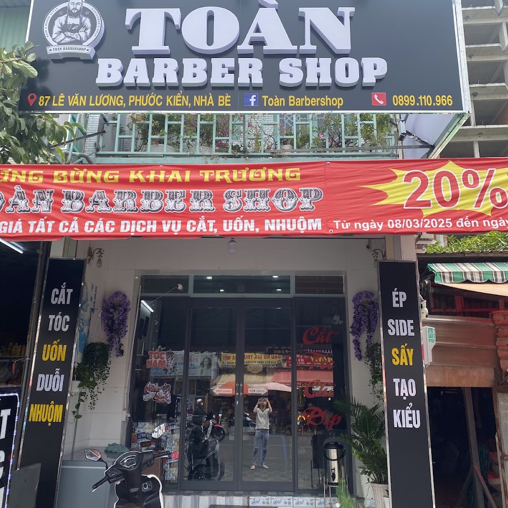 Ảnh sưu tầm: Cắt tóc nam Toàn Barbershop