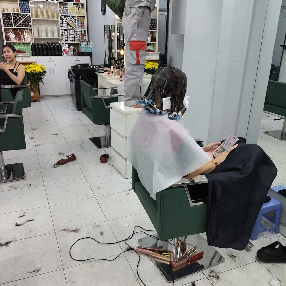 Ảnh sưu tầm: Cắt tóc nữ đẹp Bình Thạnh CHUNG NINA, phục hồi chuyên sâu cắt tóc 200k