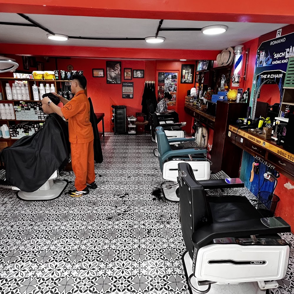 Ảnh sưu tầm: Đông Tây Barbershop - 207 Lạc Long Quân
