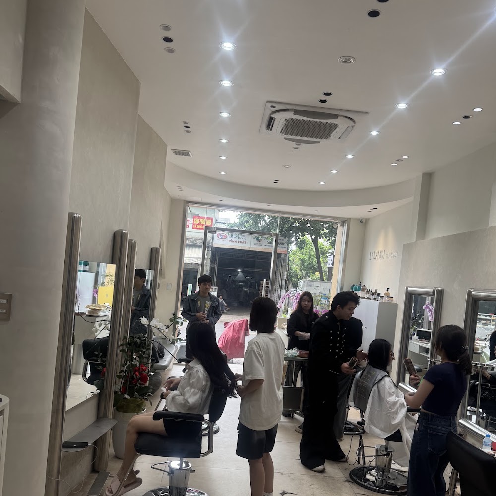 Ảnh sưu tầm: Hair Salon Lý Lâmm