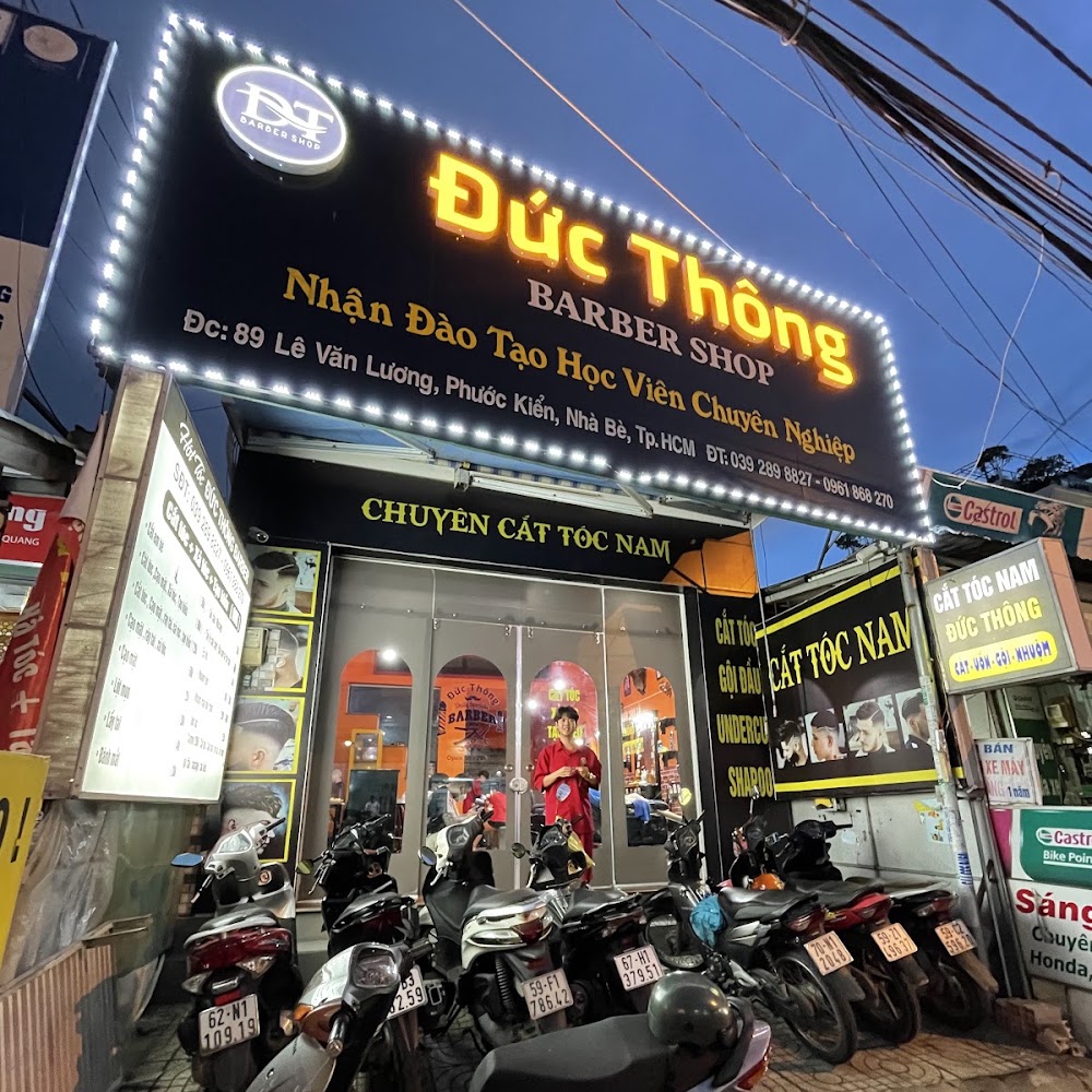 Ảnh sưu tầm: HỚT TÓC NAM : Đức Thông Barber shop